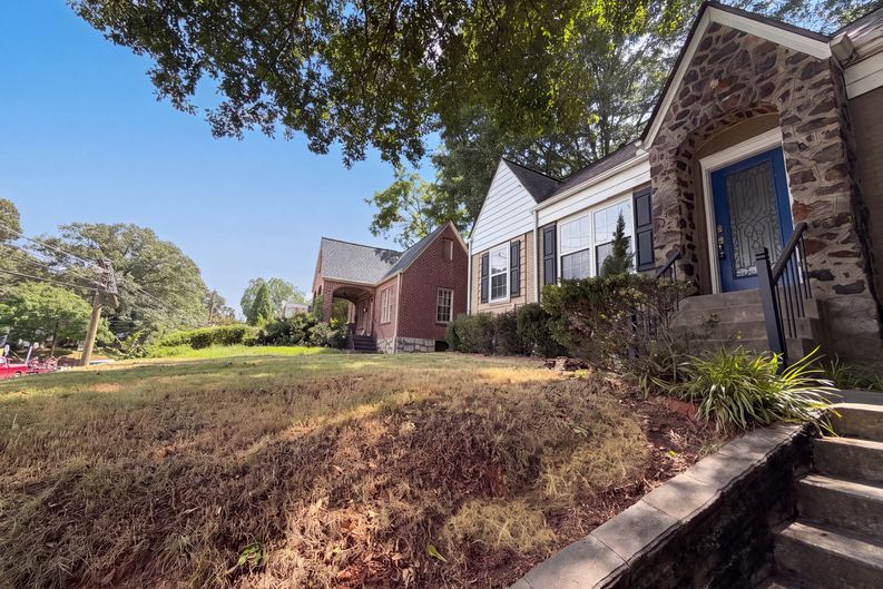 Photo 17 of 21 of 1773 Sylvan Rd SW, Atlanta, GA