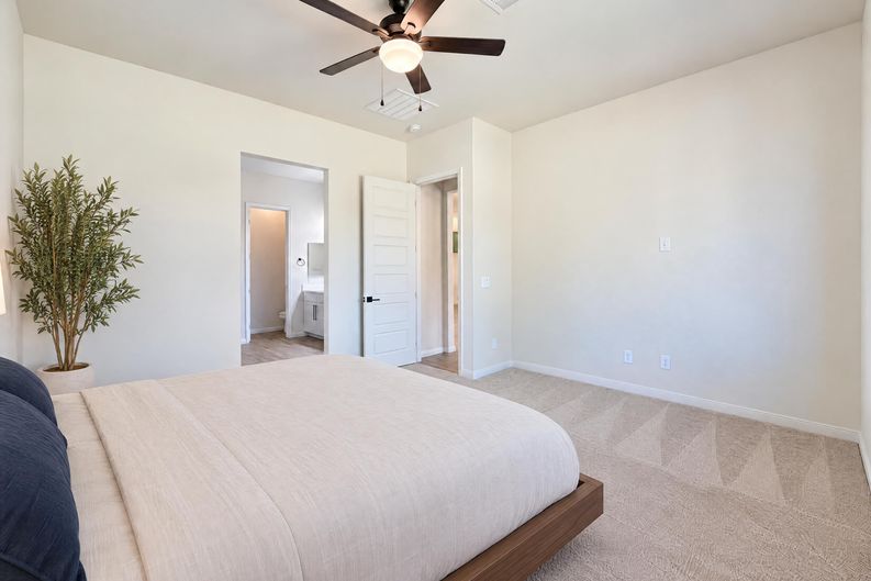 Photo 10 of 22 of 6137 Bugsy St, North Las Vegas, NV
