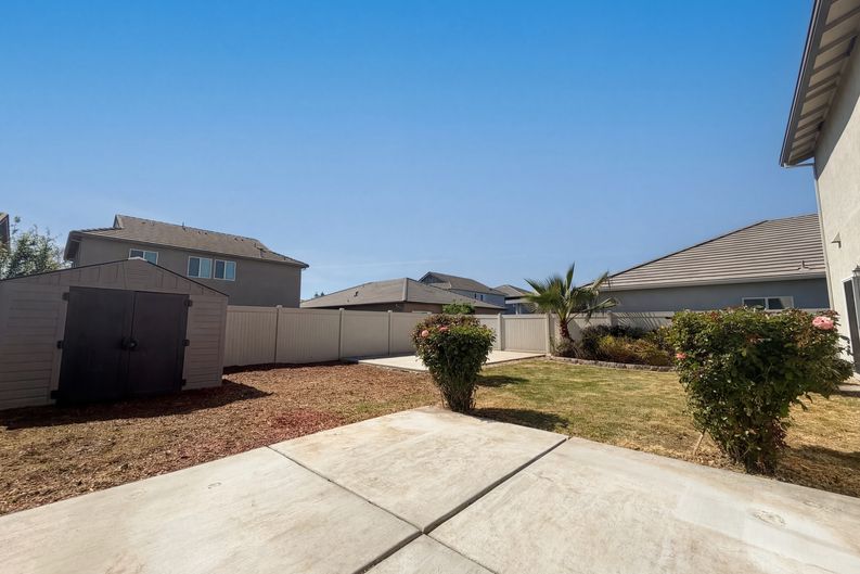 Photo 13 of 46 of 1176 Willow Hill Ave, Sacramento, CA