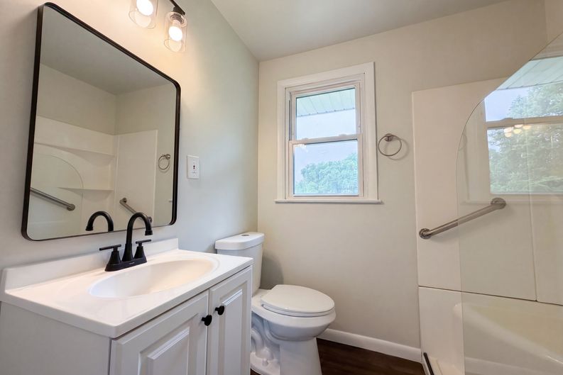 Photo 6 of 18 of 724 Woodmere Dr, Nashville, TN