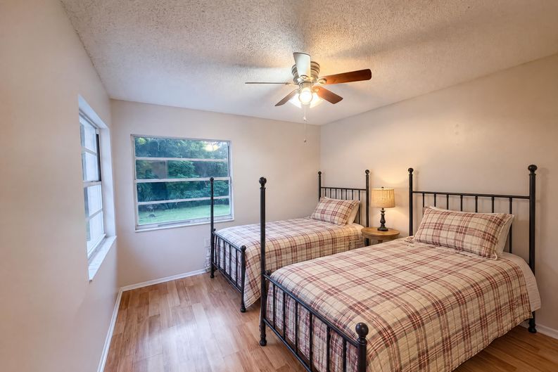 Photo 17 of 32 of 12054 Joe Herrmann Dr, San Antonio, FL