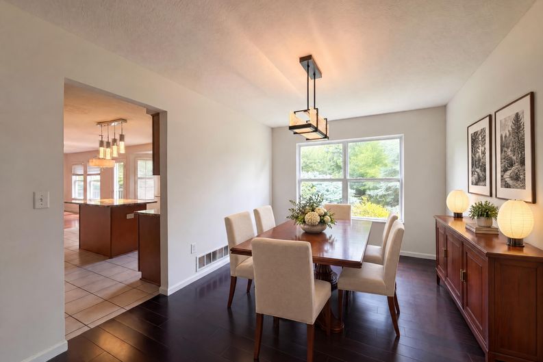 Photo 9 of 51 of 7966 Lazelle Woods Dr, Westerville, OH