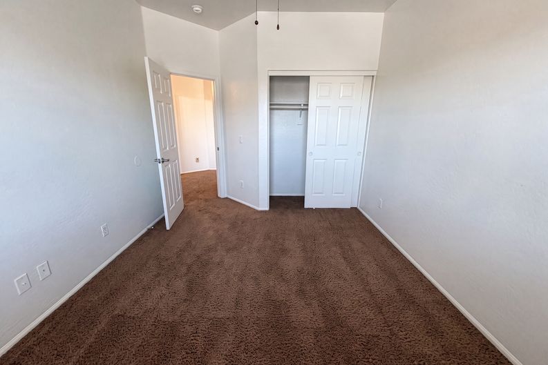 Photo 13 of 36 of 17268 W Elaine Dr, Goodyear, AZ