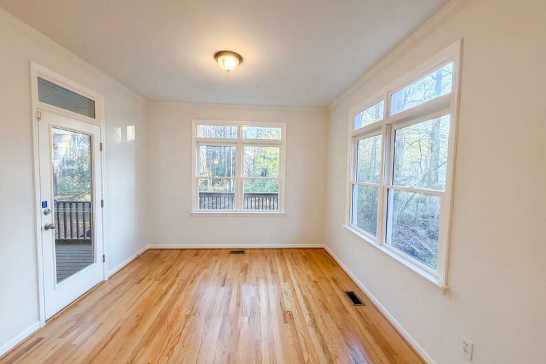 Photo 8 of 18 of 729 E Ivy Valley Dr, Fuquay Varina, NC