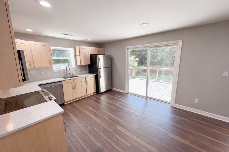 Photo 8 of 29 of 1322 Carolyn Dr, Charlotte, NC