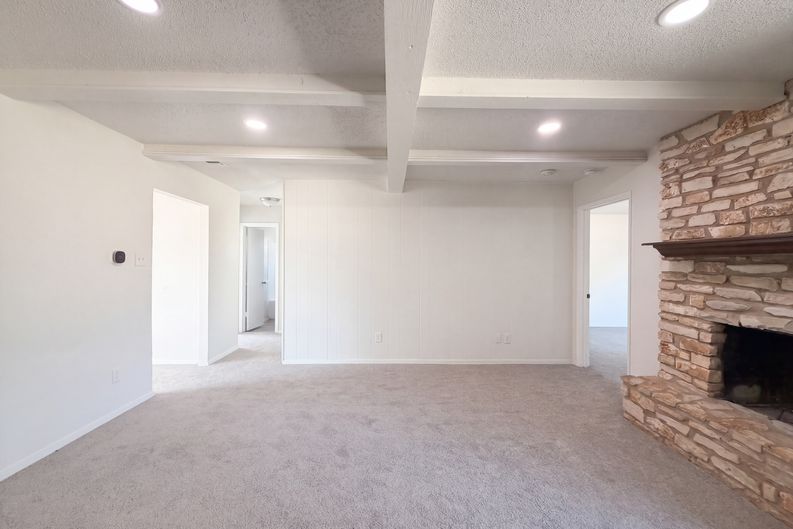 Photo 8 of 17 of 2105 Kirk Ave, Killeen, TX