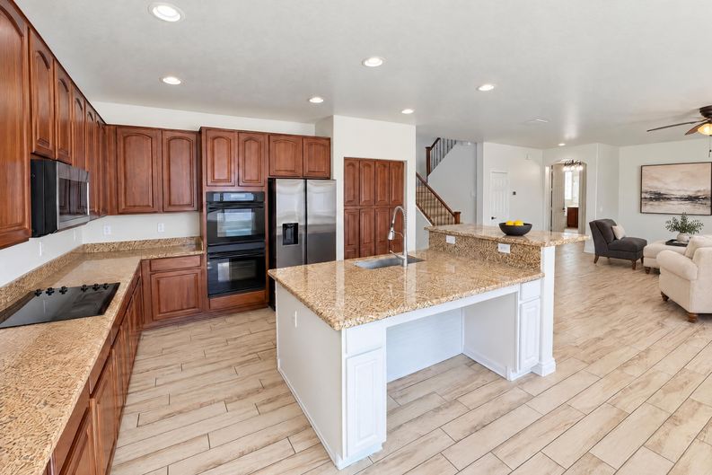 Photo 11 of 39 of 4415 W Paseo Way, Laveen, AZ