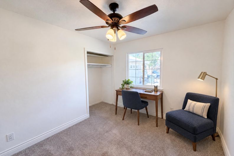 Photo 15 of 31 of 1422 Oakmont Dr, Roseville, CA