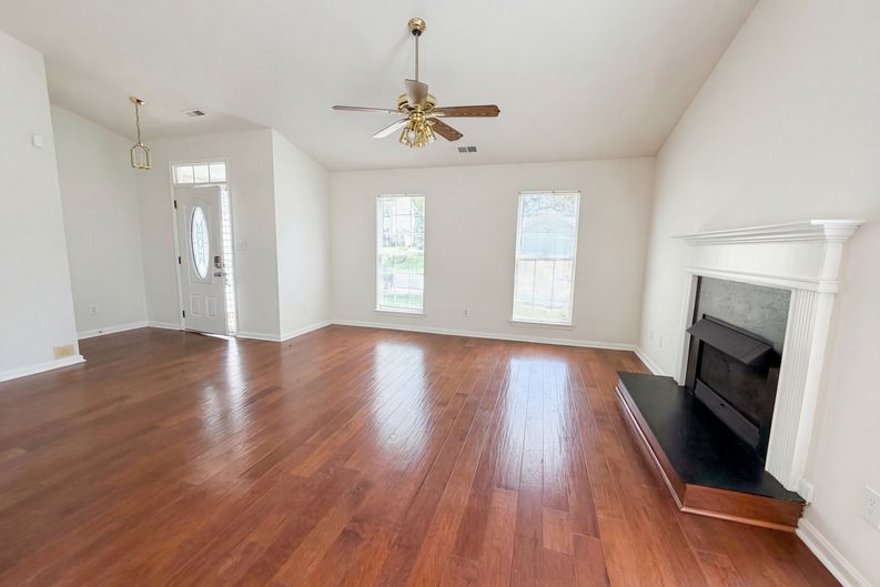 Photo 3 of 16 of 12525 Panthersville Dr, Charlotte, NC