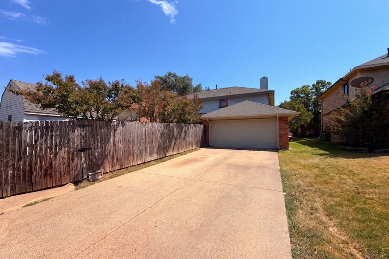 Photo 19 of 21 of 2405 Waterloo Ln, Mesquite, TX