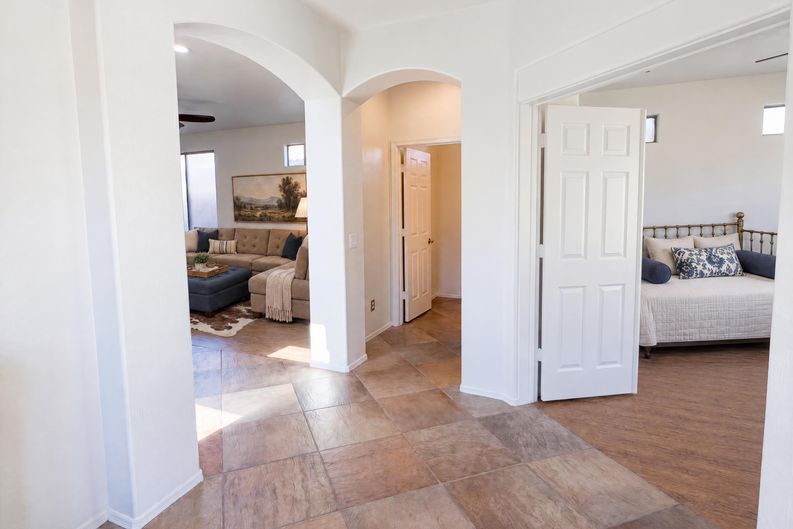 Photo 6 of 40 of 2513 W Florentine Rd, Phoenix, AZ