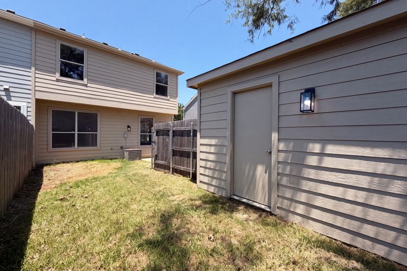 Photo 5 of 26 of 10636 Traymore Dr, Fort Worth, TX