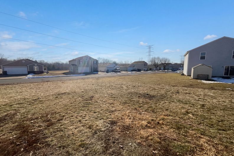 Photo 18 of 20 of 8843 Cardinal Flower Ln, Indianapolis, IN