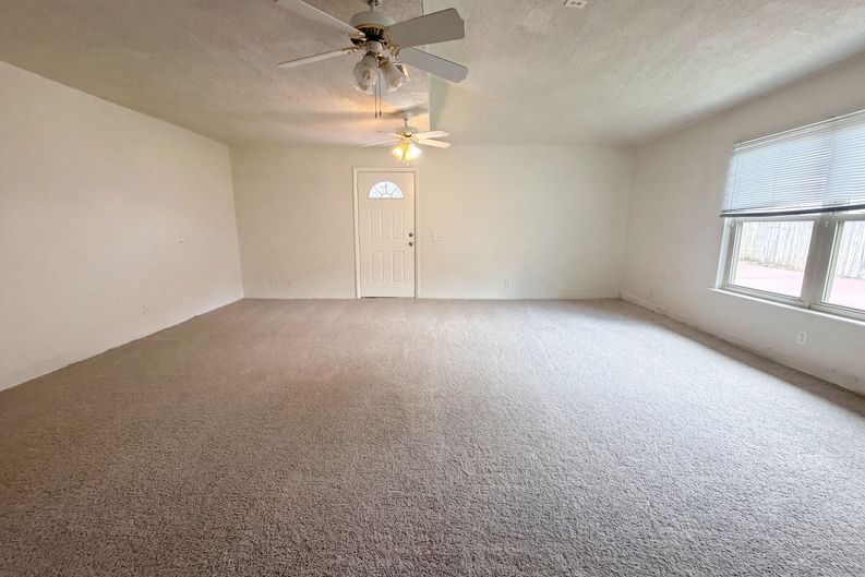 Photo 13 of 22 of 841 Chalmet Ln, Jacksonville, FL