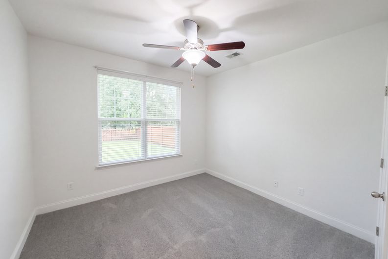 Photo 9 of 24 of 301 Freeland Way, Moncks Corner, SC