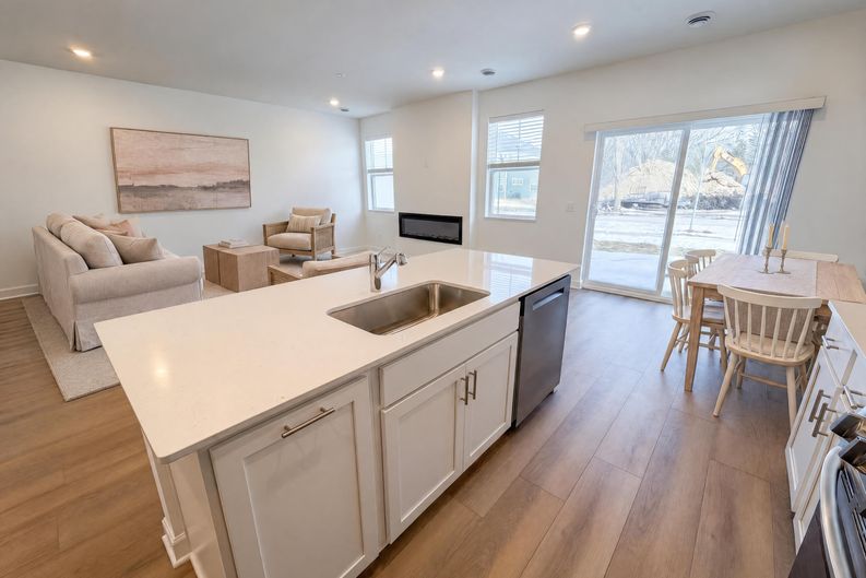 Photo 9 of 22 of 3022 Basswood St, Little Canada, MN