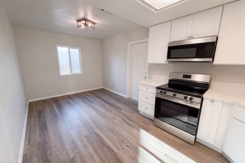 Photo 8 of 21 of 26934 10th St, Highland, CA