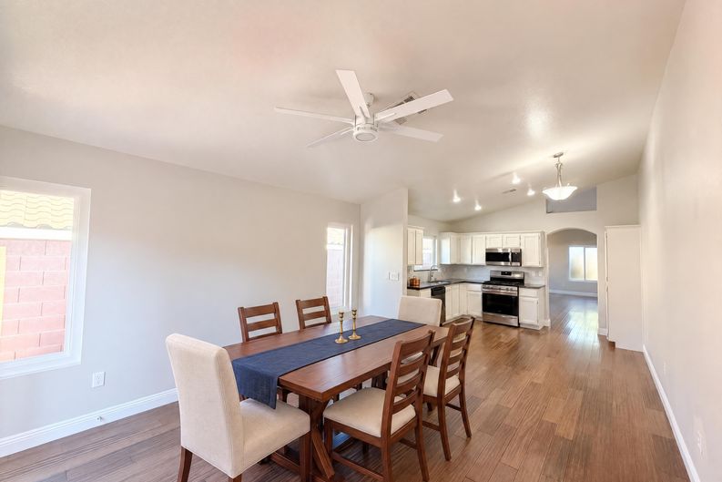 Photo 11 of 39 of 8032 Tailwind Ave, Las Vegas, NV