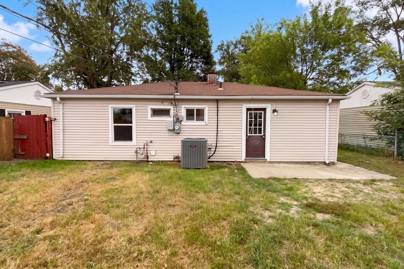 Photo 5 of 13 of 6618 Rhode Island Ave, Hammond, IN