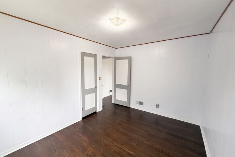 Photo 4 of 15 of 10308 E 39th St, Kansas City, MO