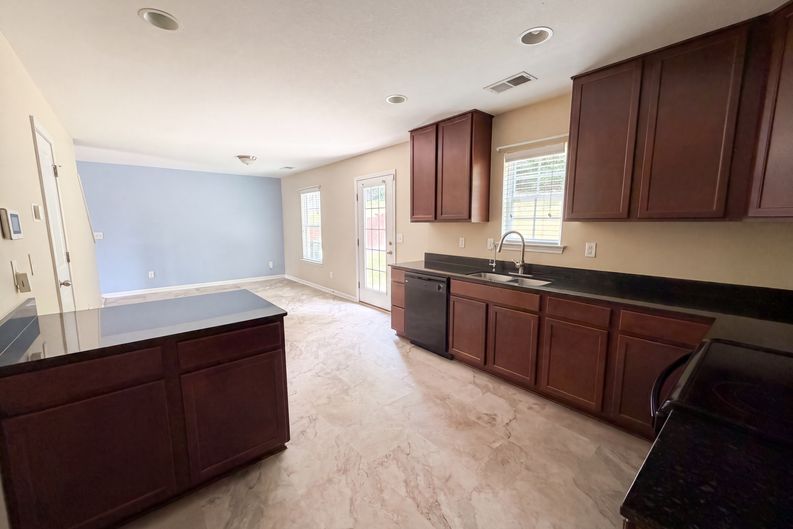Photo 9 of 20 of 1066 Rabon Pond Dr, Columbia, SC