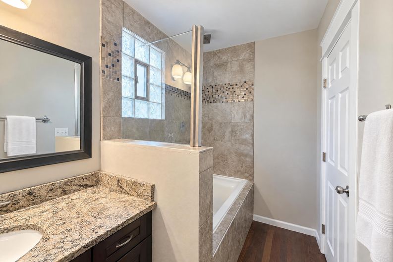 Photo 16 of 30 of 6321 Roe St, Cincinnati, OH