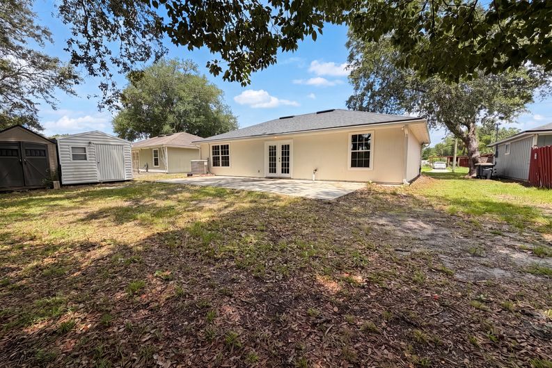 Photo 5 of 22 of 4224 Harbor View Dr, Jacksonville, FL