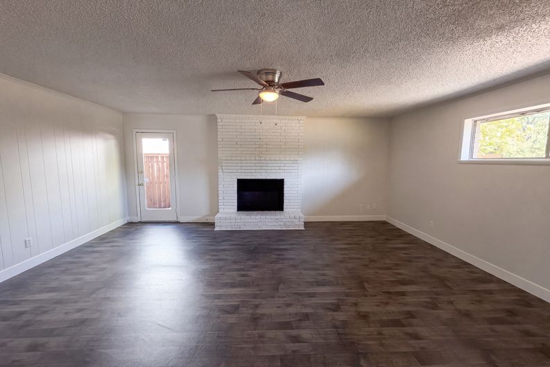 Photo 15 of 23 of 8540 Foxwood Ln, Dallas, TX