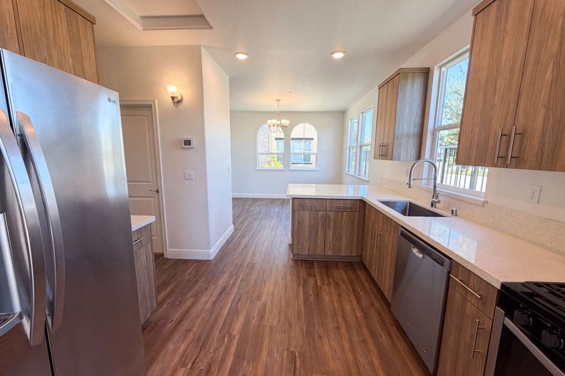 Photo 10 of 30 of 10801 Portico Cir, Rancho Cordova, CA
