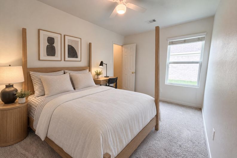 Photo 11 of 26 of 19043 Taverns Crossing Ln, Houston, TX