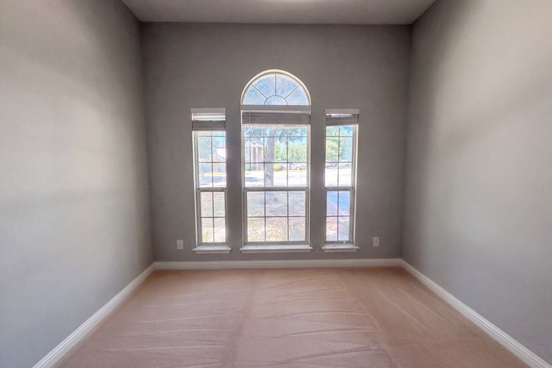 Photo 4 of 21 of 1315 Tumbling River Dr, Leander, TX