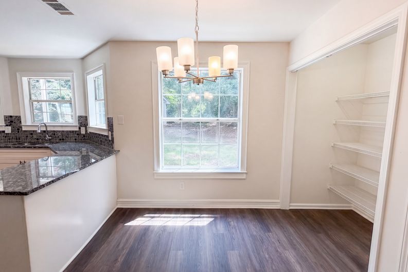 Photo 8 of 31 of 115 Emerald Ln, Hampton, GA