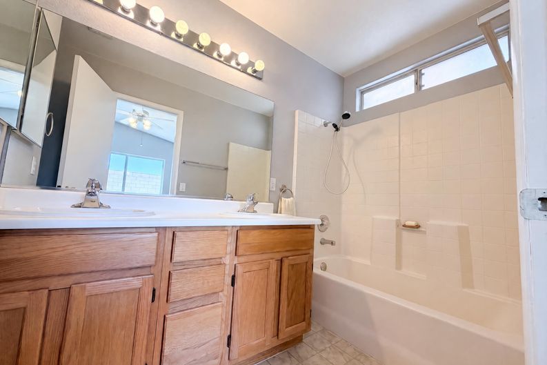 Photo 16 of 33 of 9121 Indian Breeze Dr, Las Vegas, NV