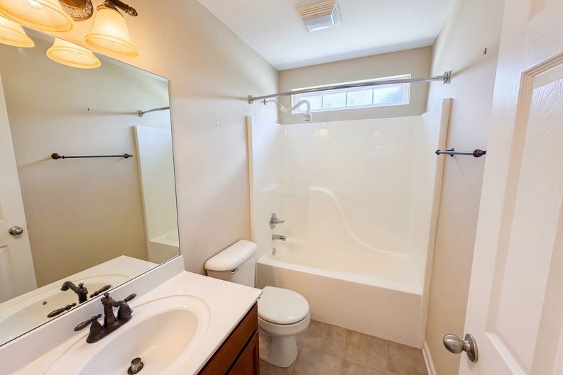 Photo 5 of 26 of 6937 Bucksland Dr, Ooltewah, TN
