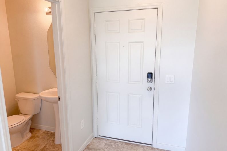 Photo 23 of 25 of 10335 Dawson Hill Ln, Houston, TX