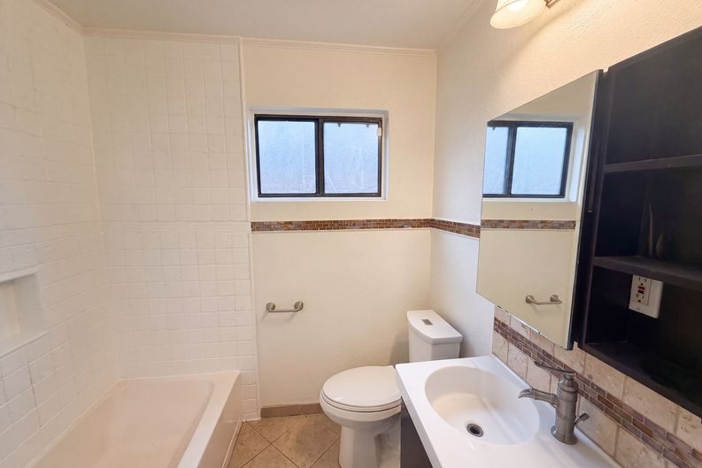 Photo 6 of 16 of 4940 Alcott Dr, Sacramento, CA