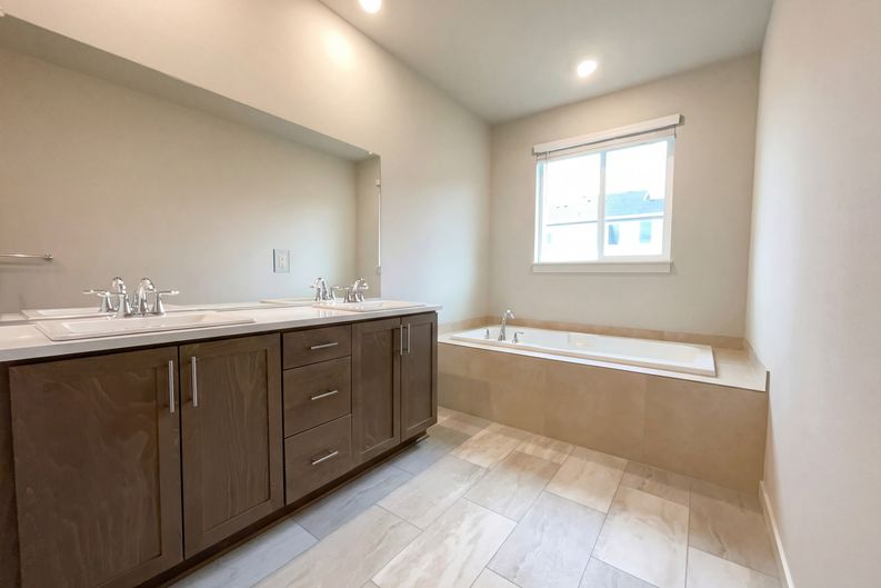Photo 6 of 21 of 3616 NE 170th St, Vancouver, WA