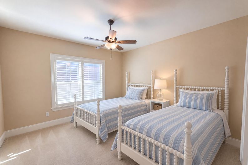 Photo 12 of 34 of 14629 Glen Valley Ct, Charlotte, NC