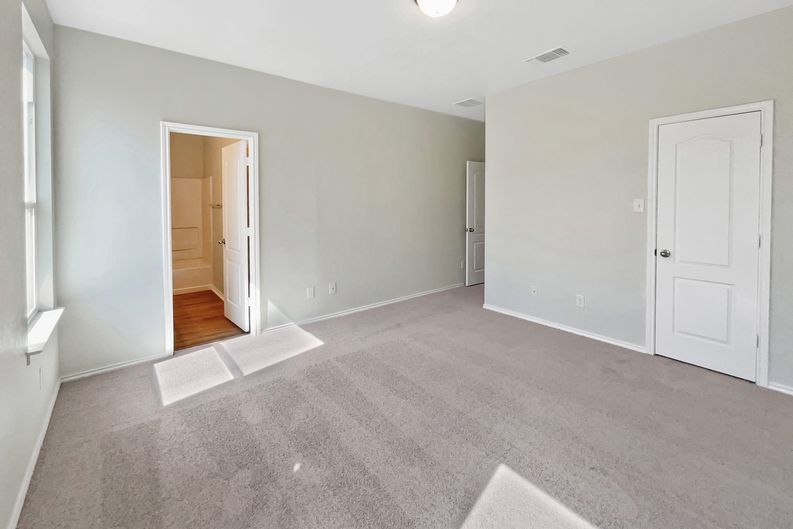 Photo 13 of 20 of 8403 Brazos Pt, San Antonio, TX