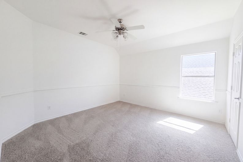 Photo 13 of 20 of 1232 Spanish Moss Dr, Savannah, TX