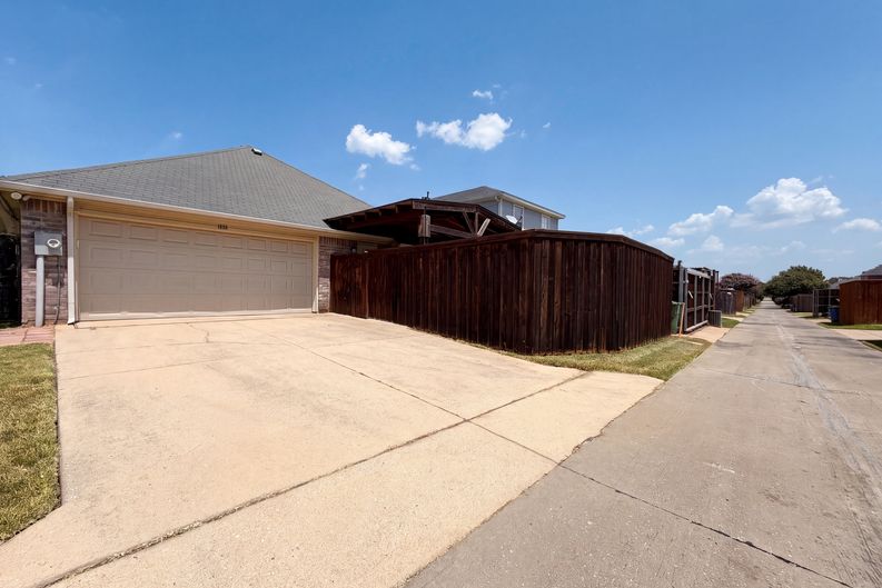 Photo 27 of 28 of 1688 Yellowstone Ave, Lewisville, TX