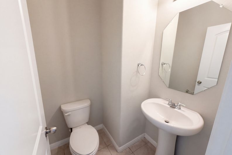 Photo 18 of 26 of 11106 Bruneau Trl, Austin, TX