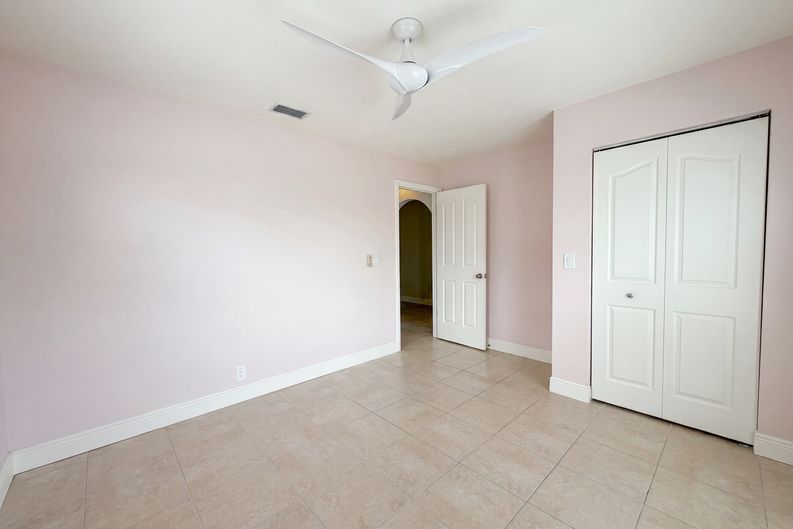 Photo 16 of 34 of 4816 61st Avenue Ter W, Bradenton, FL