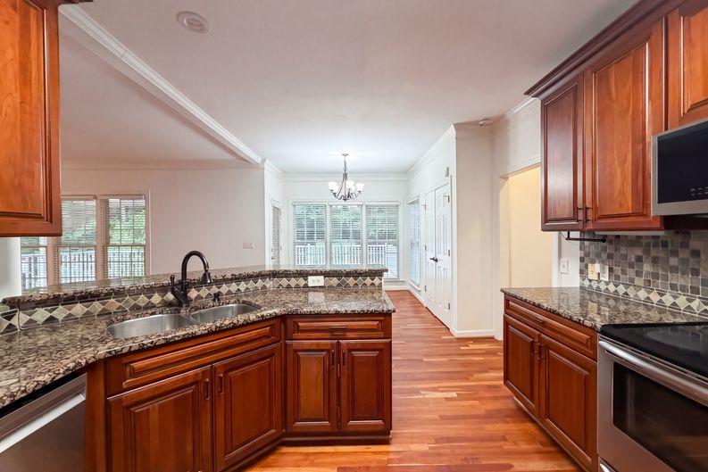 Photo 7 of 18 of 12341 Willingdon Rd, Huntersville, NC