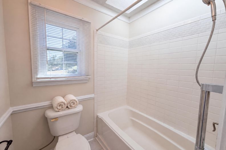 Photo 17 of 26 of 3040 Raymonds Ct, Loganville, GA