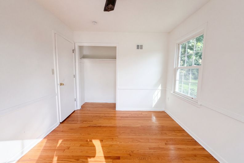 Photo 8 of 20 of 12904 E 54th St, Kansas City, MO