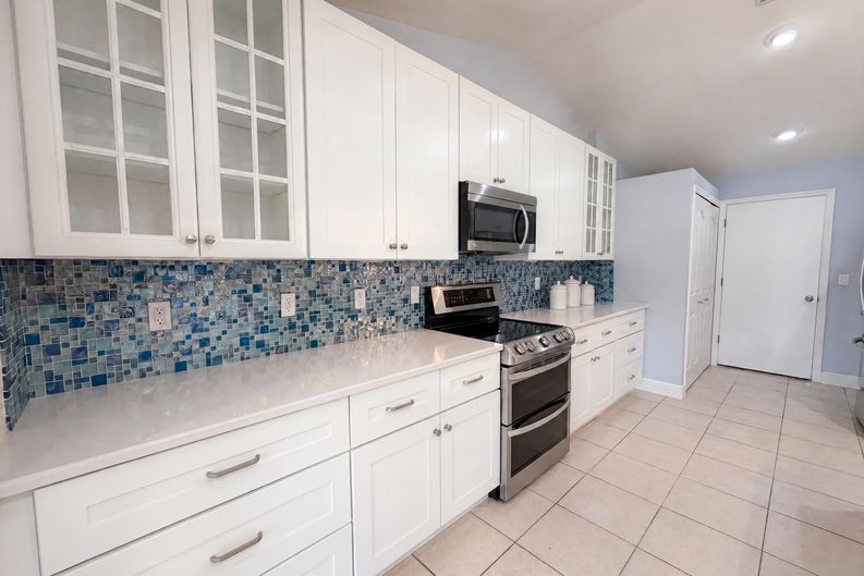 Photo 11 of 34 of 4816 61st Avenue Ter W, Bradenton, FL