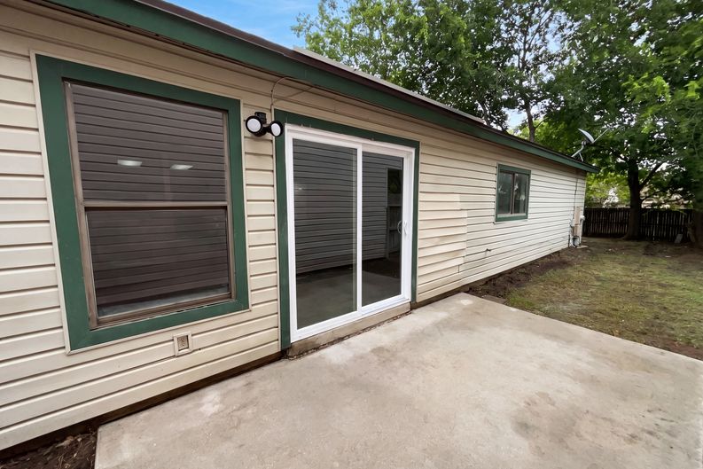 Photo 5 of 20 of 2830 Fisher Field Dr, San Antonio, TX