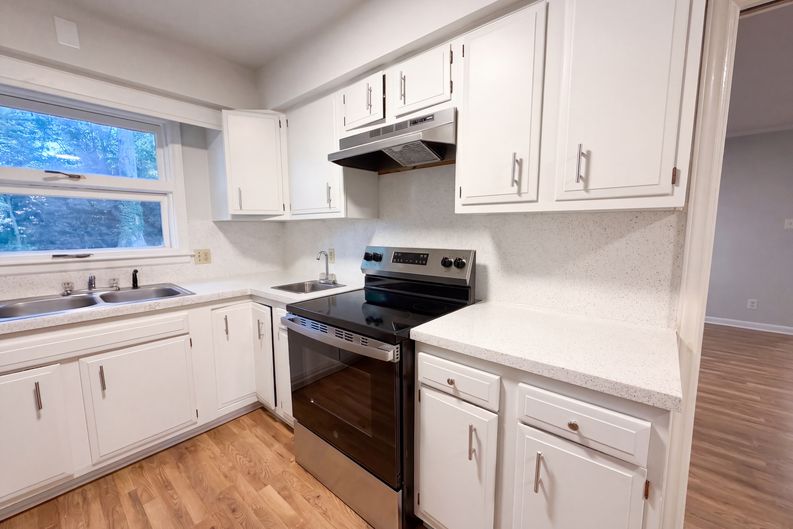 Photo 7 of 19 of 1524 Mt Holly Huntersville Rd, Charlotte, NC