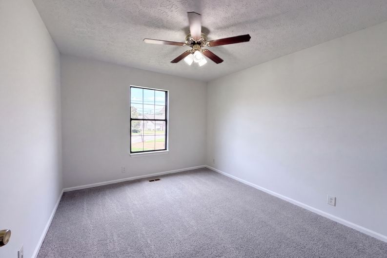 Photo 10 of 16 of 3441 Bridgeton Cv, Antioch, TN